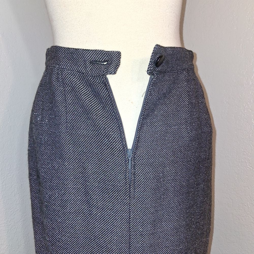 Louis Feraud Gray 2 Piece Jacket & Midi Skirt Set Size 8 - Picture 11 of 16